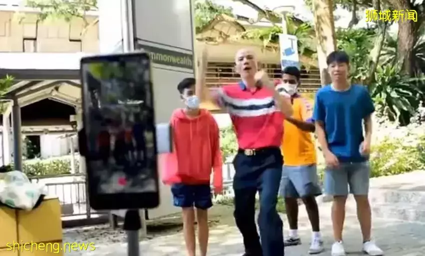 新加坡网红大叔大火“标签”找到了,这次直接火到消防队