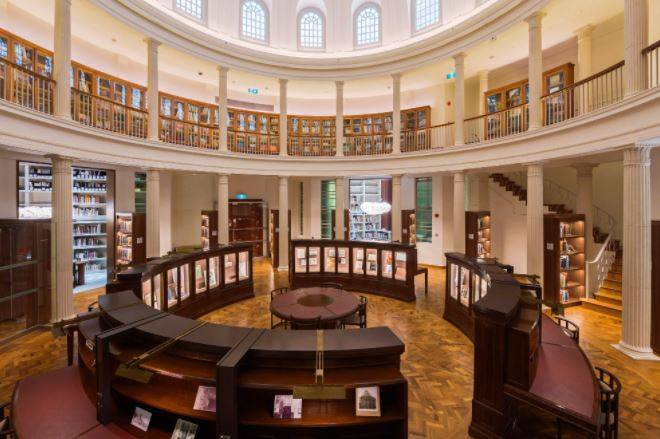 新加坡国家美术馆有一个“隐藏”的两层图书馆，准备向公众开放 