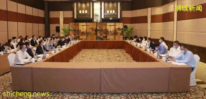 新加坡企业专场圆桌会议在上海召开