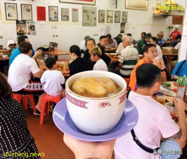 厨房不设烟道油烟内循环，李显龙都得上档口吃饭