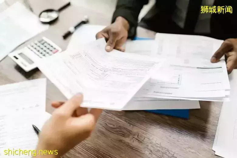 这位新加坡老人,住政府廉租房,却坐拥100万新币存款