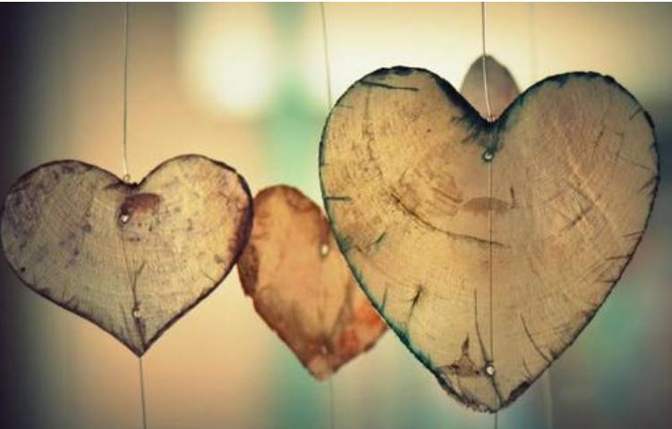 吃饭“送”钢丝、地铁“送”棉棒,新加坡变“送”家坡