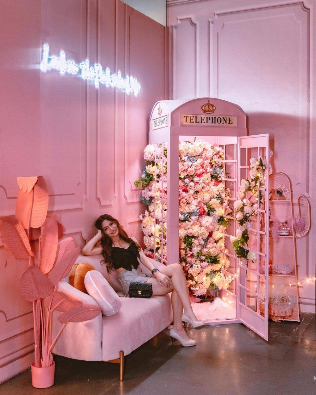 粉色浪潮預警💟新晉網美咖啡館A Beautiful Day Cafe🌹夢幻打卡角落、現烤舒芙蕾,接受甜蜜暴擊✨