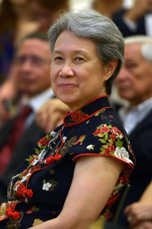 第一夫人何晶再登国际女强人榜,新加坡女性究竟有多受宠