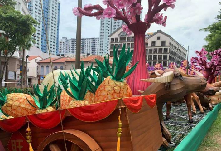 新加坡唐人街解鎖網紅打卡新姿勢,網友:滿滿的豐收味兒