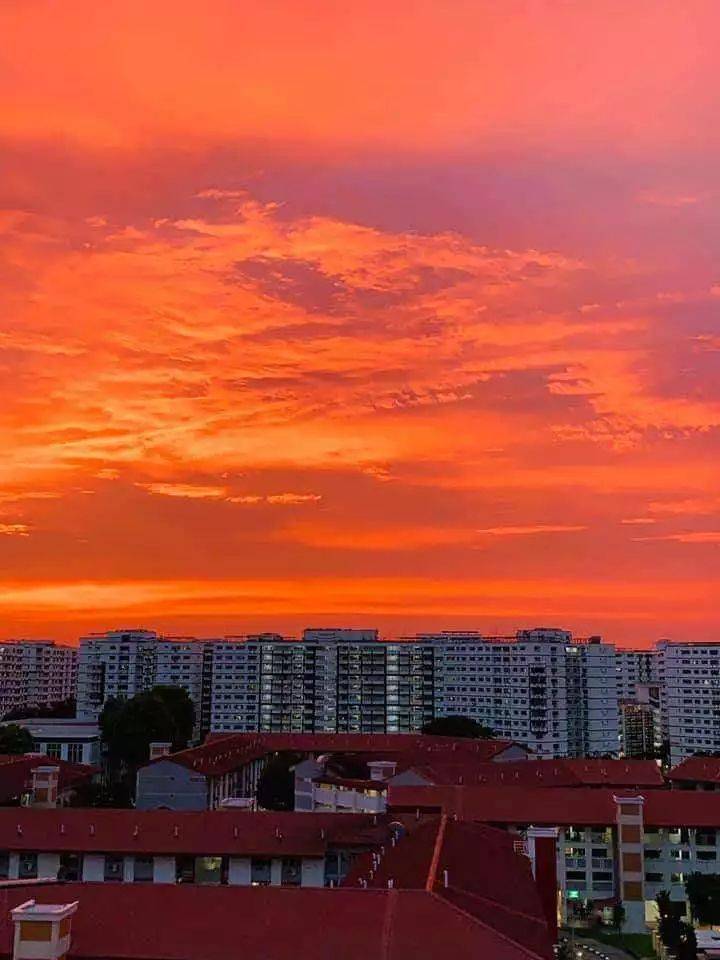 罕见！新加坡再现神奇天象，万道光芒从天空射下，50张美图刷屏