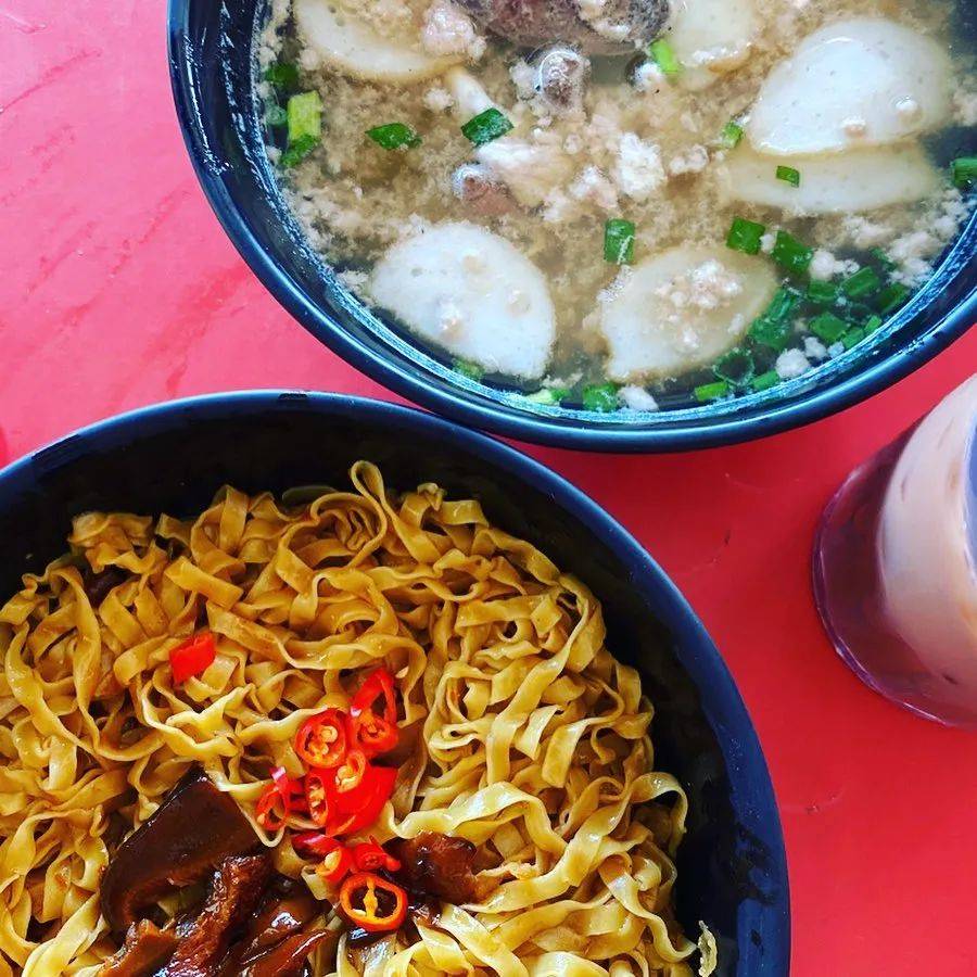 面食系列 最平價的新加坡米其林級別小販食物,肉脞面來一碗不