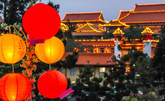 在新加坡過年，就去這十大香火最旺的寺廟祈福吧！據說有求必應哦