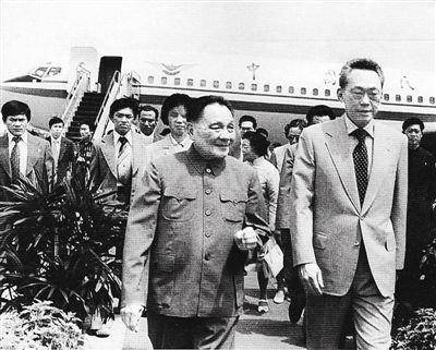 李光耀称邓小平是他一生见过最出色的人物,两人如何互相“点赞”