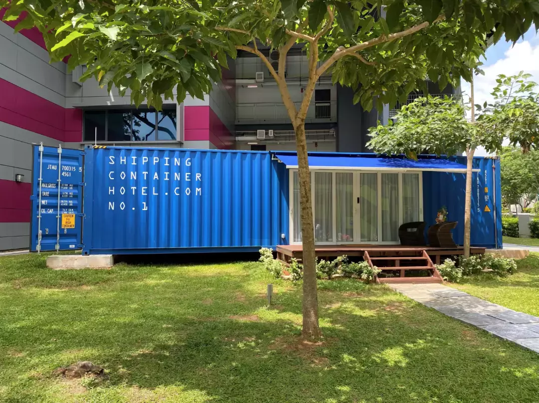 花了200多新幣，我在新加坡的“地獄”門口住了一晚