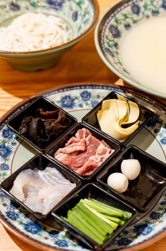 文庆新食代新店开业狂送霸王餐!还有招牌鸡公煲集赞免费领