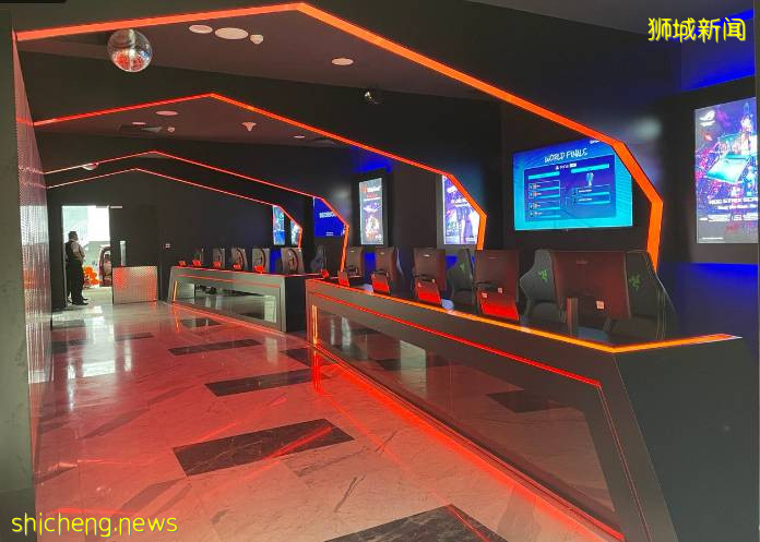 大排長龍！新加坡最大電器店今天開業，免費美甲、兒童工藝坊、烘焙活動