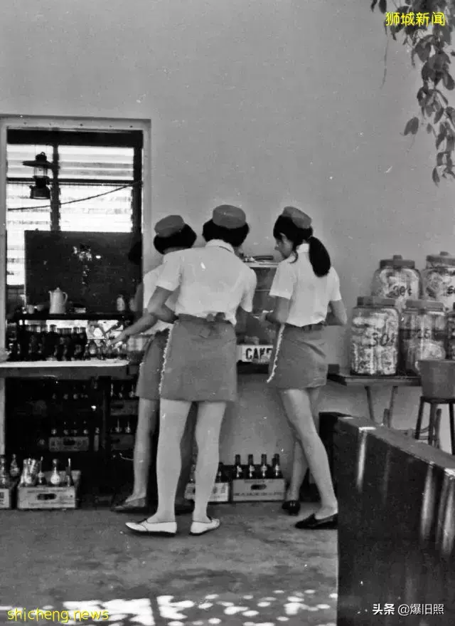 45 張照片,捕捉 1971 年新加坡的街景,來尋找中華文化的痕迹吧