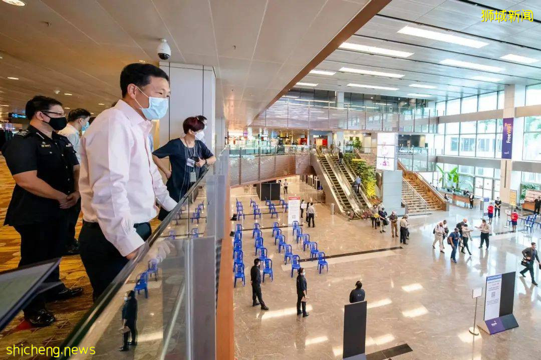 樟宜机场加强防疫,来自高危地区和国家的乘客将使用不同的登机区域、入境大厅、行李传送带和洗手间