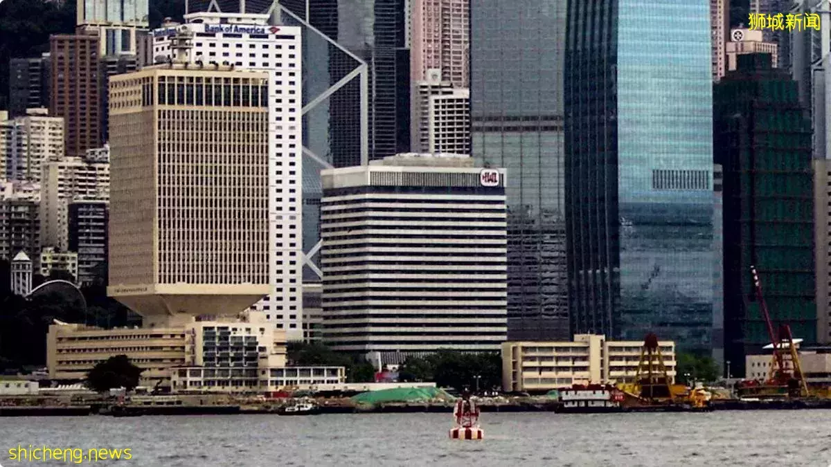 美国银行考虑将员工从香港转移到新加坡