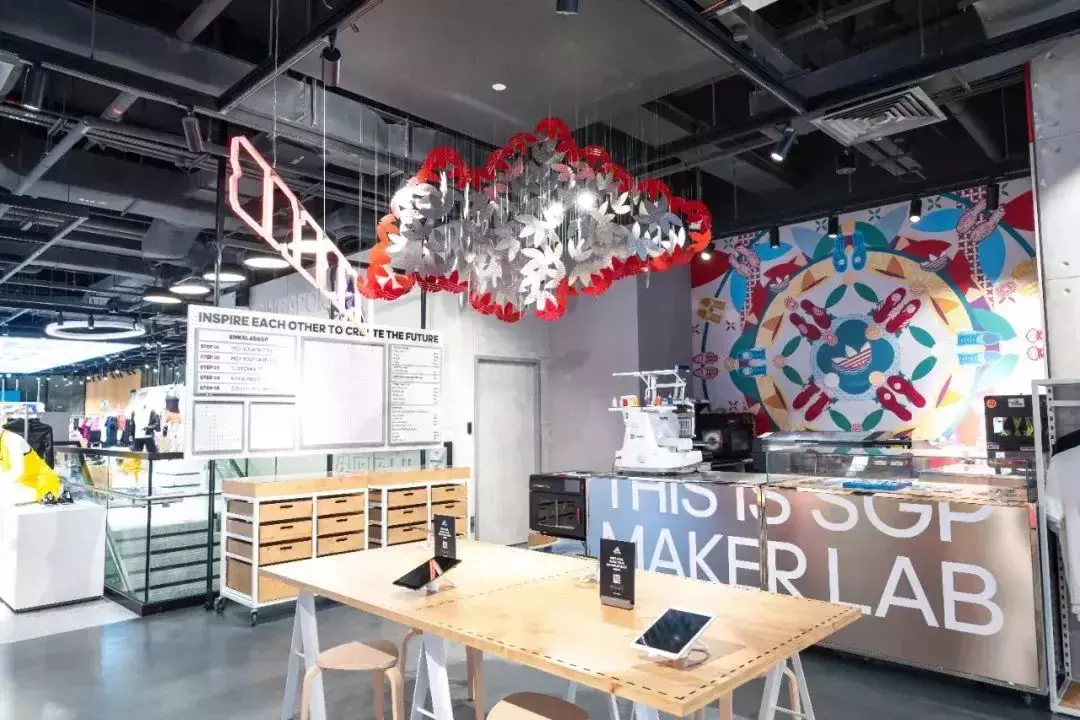 新加坡首间Adidas品牌概念店!三层楼、3D打印T恤,鞋子衣服最全最多