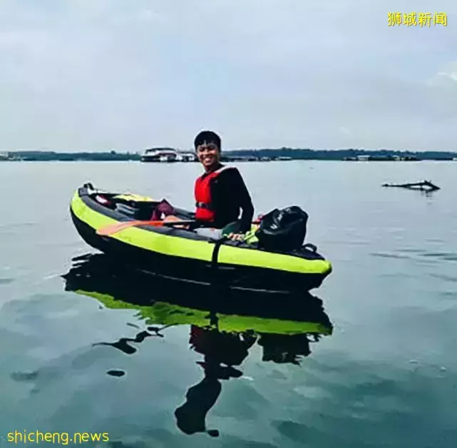 父亲开私召车载客 顺便为家人打