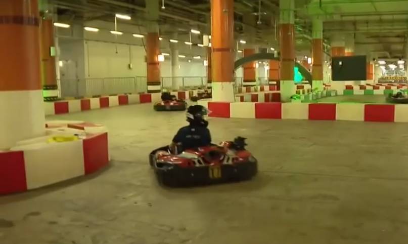 新加坡最繁忙停车场变身“卡丁车赛道”,只要思想不滑坡,办法总比困难多