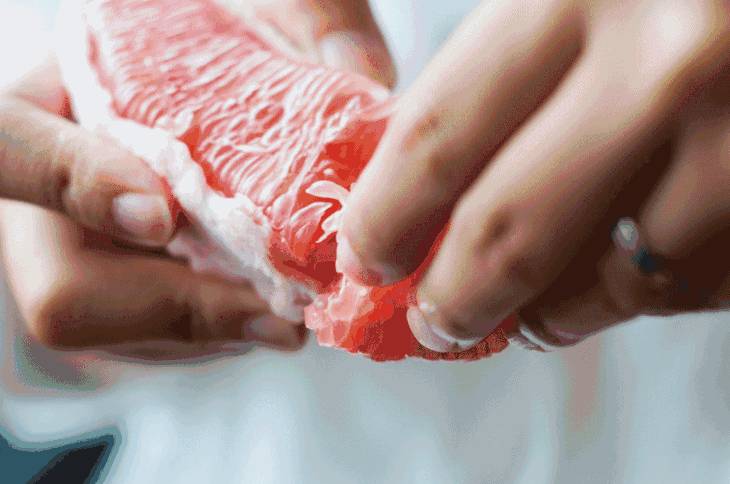 震惊!新加坡科学家公布春节零食热量,每吃一口就吞进半口脂肪!三招教你避免“过年肥”