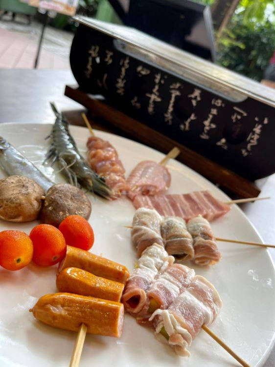 新加坡首家！可以自己動手DIY燒烤的居酒屋 “既新穎又有趣”，日式串燒才從$1起哦
