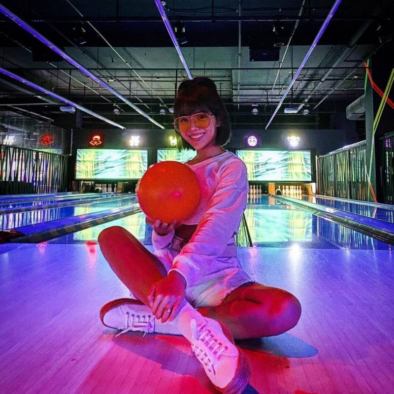 K Bowling Club 新加坡夜光保齡球館🎳 綜合娛樂潮酷場地，遊戲機、K歌房、飛镖盤