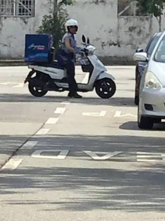 邮差被斗牛犬袭击 带伤送完信才去看医生