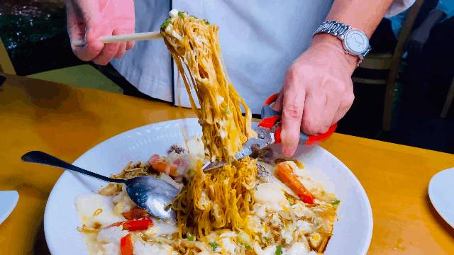 狮城港式粤菜四大名厨之一,坐镇新加坡河畔20年老字号,为你带来惊喜和福利