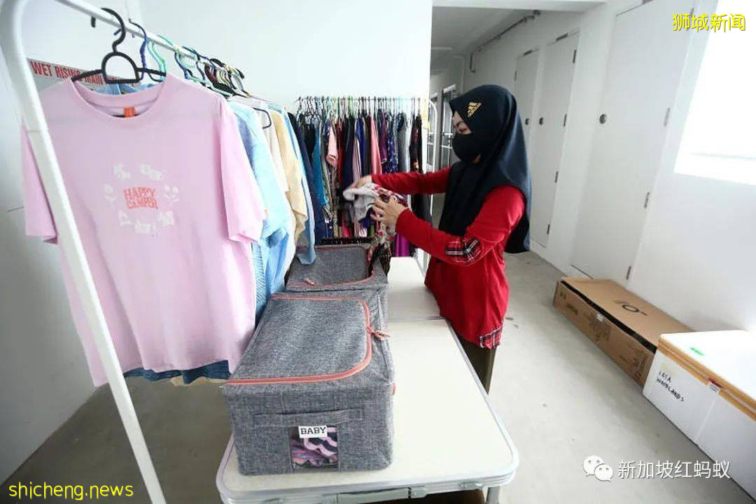 昔日受人恩惠摆脱困境　狮城女在住家外设“祝福亭”接济他人