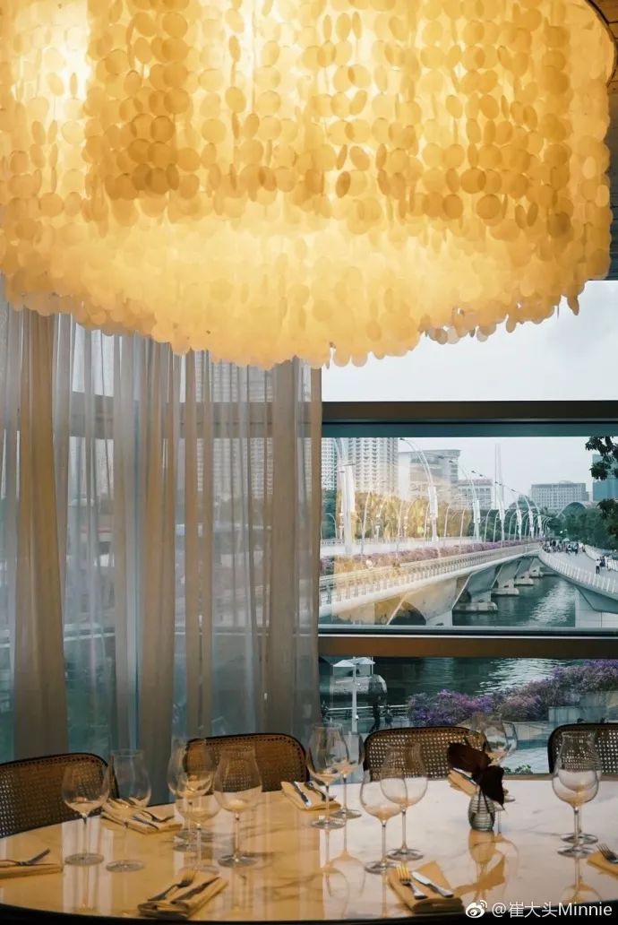 跨年夜新加坡巴士、地铁运营延迟，看烟花这些绝佳地点免费！