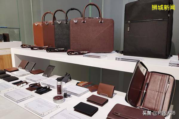 新加坡小夥創立一皮包品牌，僅用2年多時間，收入就達到230萬美元