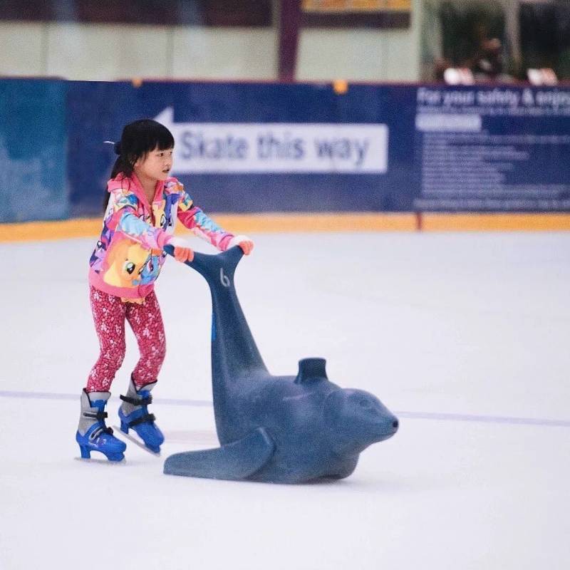 萬聖節入場免費!新加坡奧林匹克規模溜冰場,裝扮High起來