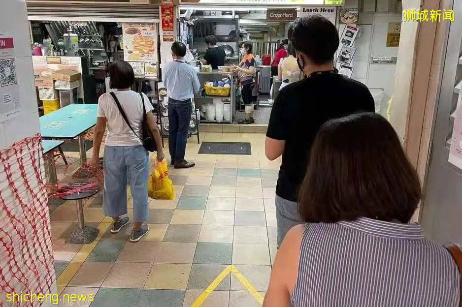 芳林熟食中心重新开业,热门摊位前出现排队人龙