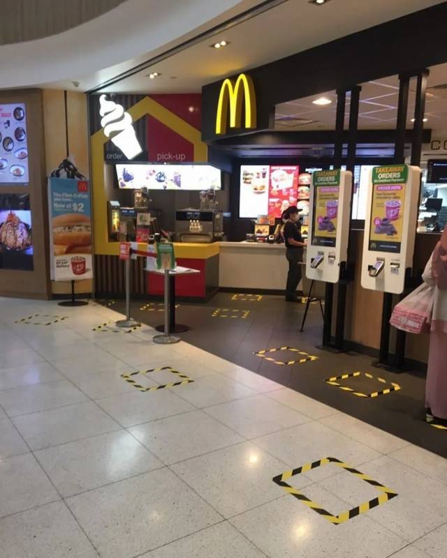 新加坡用膠帶做了一場大型公共藝術