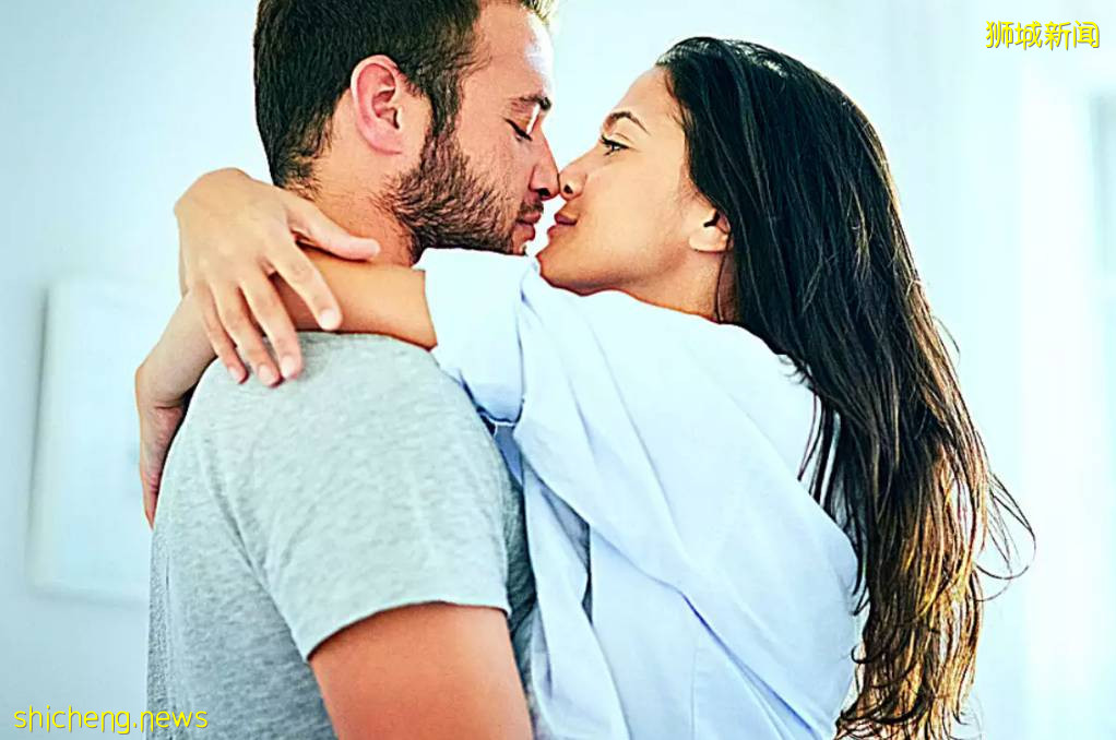 部长亲自揭秘,KTV陪酒女玷污这种关系,非法来到新加坡