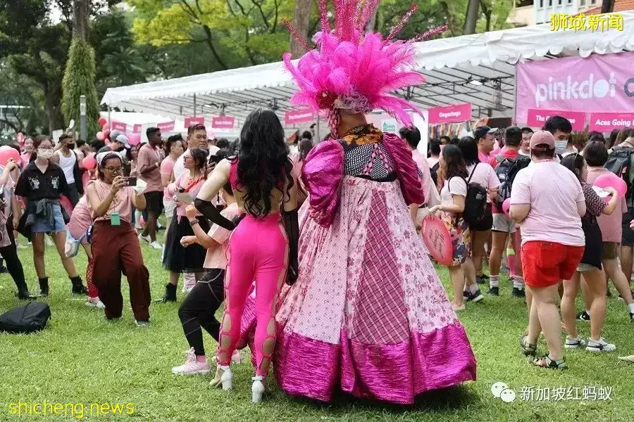 不尋常的周末午後　新加坡國會議員身影首次出現在“粉紅點”集會