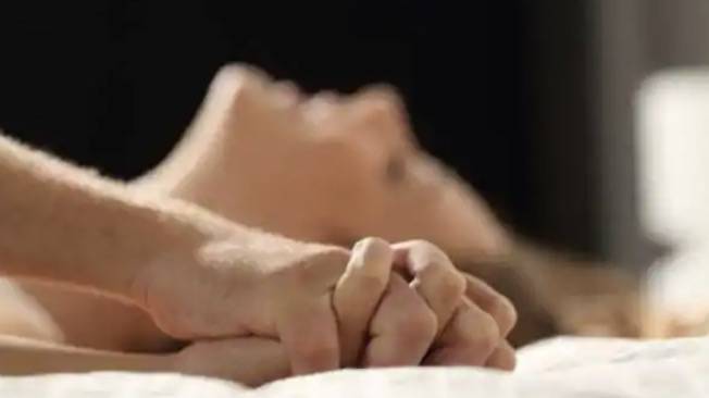 新加坡模特陪睡,女老板净赚3万!判罚款920新、坐牢5个月