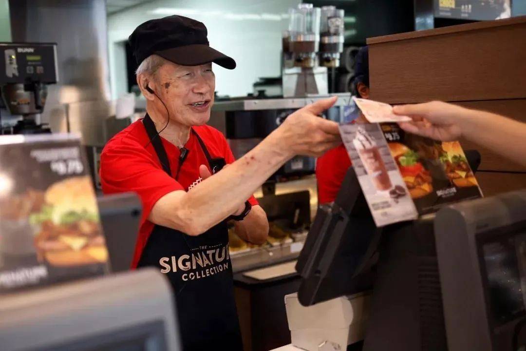 新加坡如何保障老年人的福利？這些政府直接提供的配套計劃，你需要知道