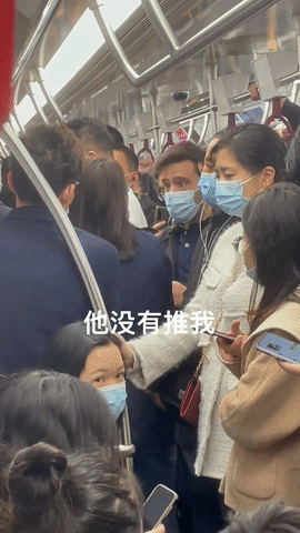 “滾出中國！” 她在深圳地鐵和老外互罵！以前華人被歧視，現輪到老外被怼