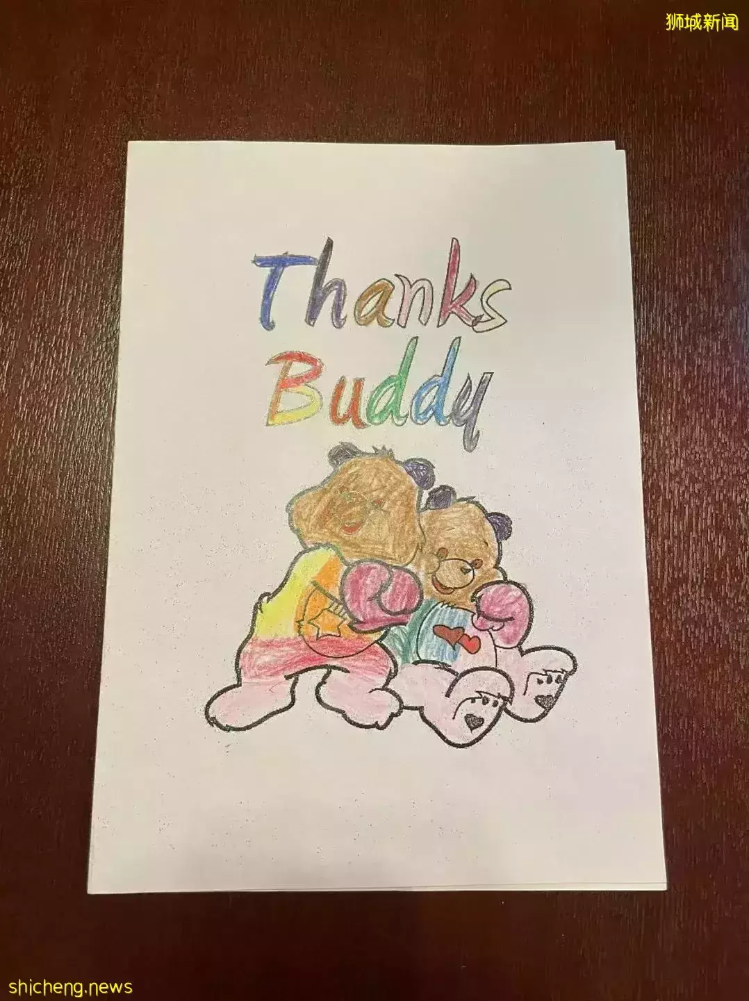 作爲新加坡小學裏的“班長”和“大隊長”，我家兩個女兒每天都要做什麽