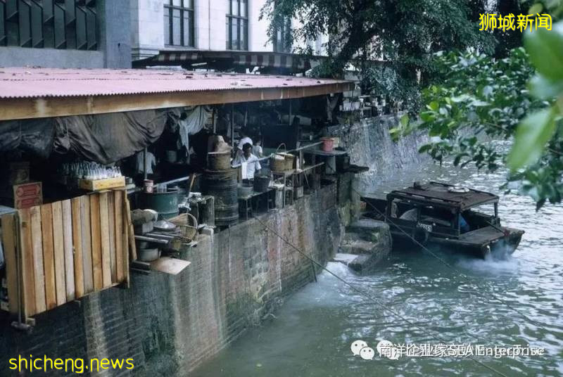 上世紀50-60年代,南洋島國新加坡,迎來經濟繁榮的第一次來臨時!