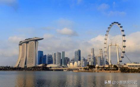 新加坡的華人占半數，爲何一獨立就廢除漢語？李光耀：漢語有缺點