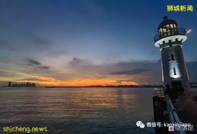 在新加坡看落霞云归，远眺柔佛海峡灯塔复明