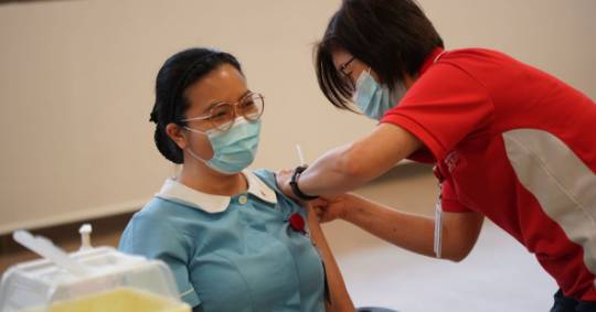新加坡已有37.9万人接种疫苗，并将扩大到教师，小贩和移民工人等群体