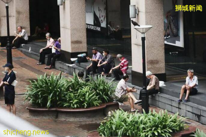 新加坡这个新感染诱因找到了,任性大爷不戴口罩、群聊、跑马不亦乐乎