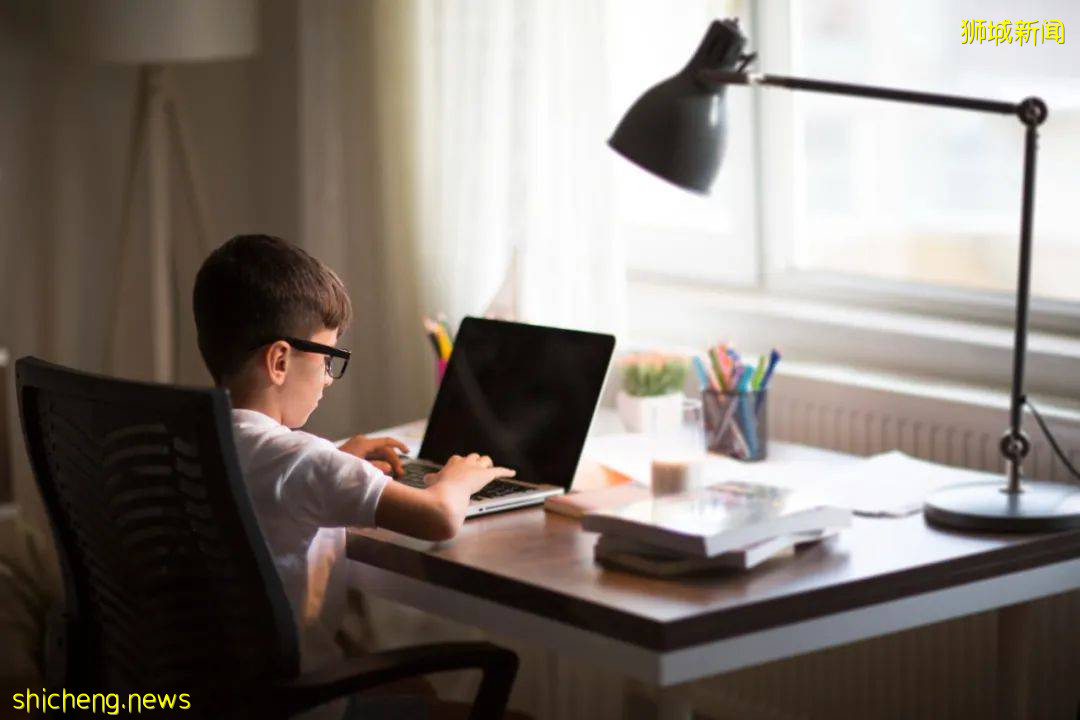 新加坡一波紧急新政来袭！继续放宽边境、发补贴、居家学习