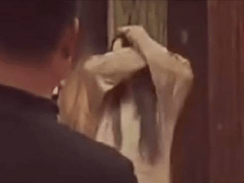 明星过年翻车:林俊杰在家K歌没人理,李佳琦、杨超越饭桌上被迫营业