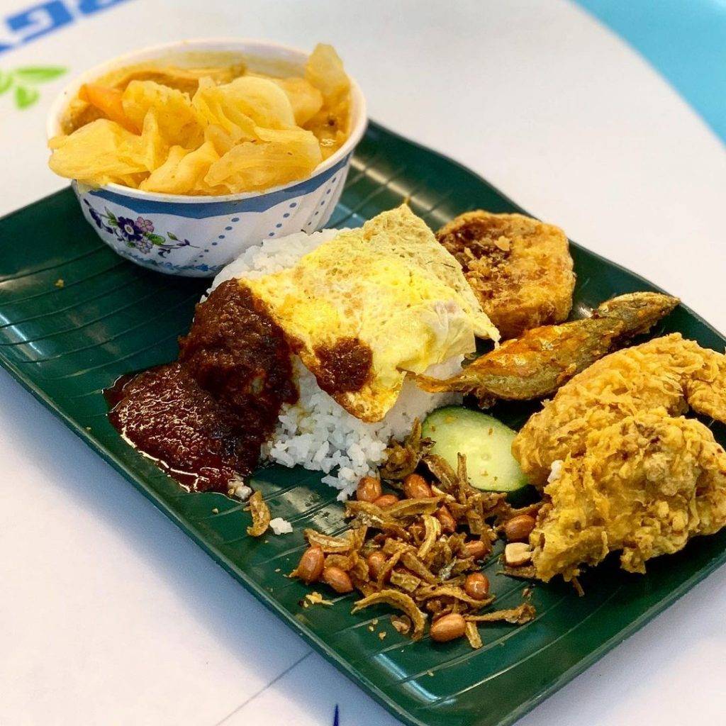 34年不起价👏 大巴窑爆火S$1椰浆饭!煎蛋+炸鸡配Sambal🤤 早午晚餐都想吃