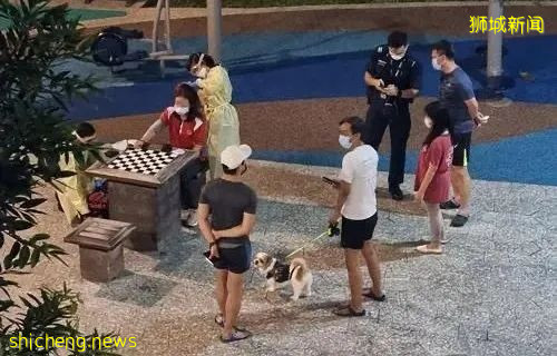 衆目睽睽之下他竟然打老婆，衆人實在看不下去