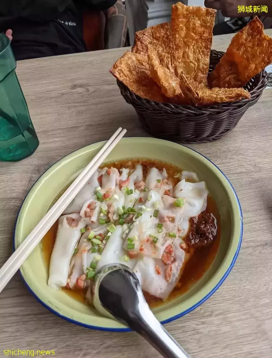 非一般的猪肠粉!粉嫩肠粉里裹着卤肉、和牛、斋鹅🤤就在Bullion咖啡店“万粉”摊位