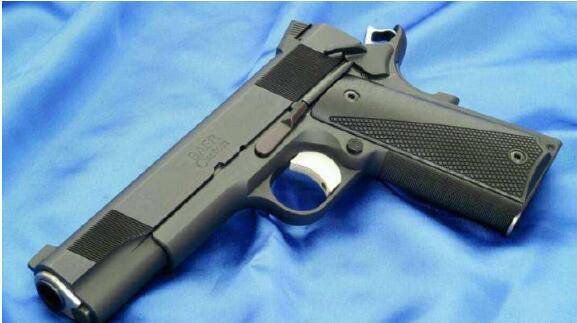 新加坡辅警头部中枪死亡,又是一起警务人员自杀案